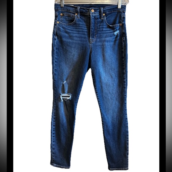 GAP Denim - GAP True Skinny High Rise Jeans Dark Wash Distressed Ripped Women’s SIZE 31/12R